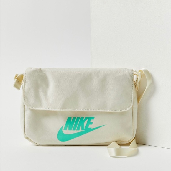 Nike Sportswear Futura 365 Crossbody Bag - Picture 1 of 8